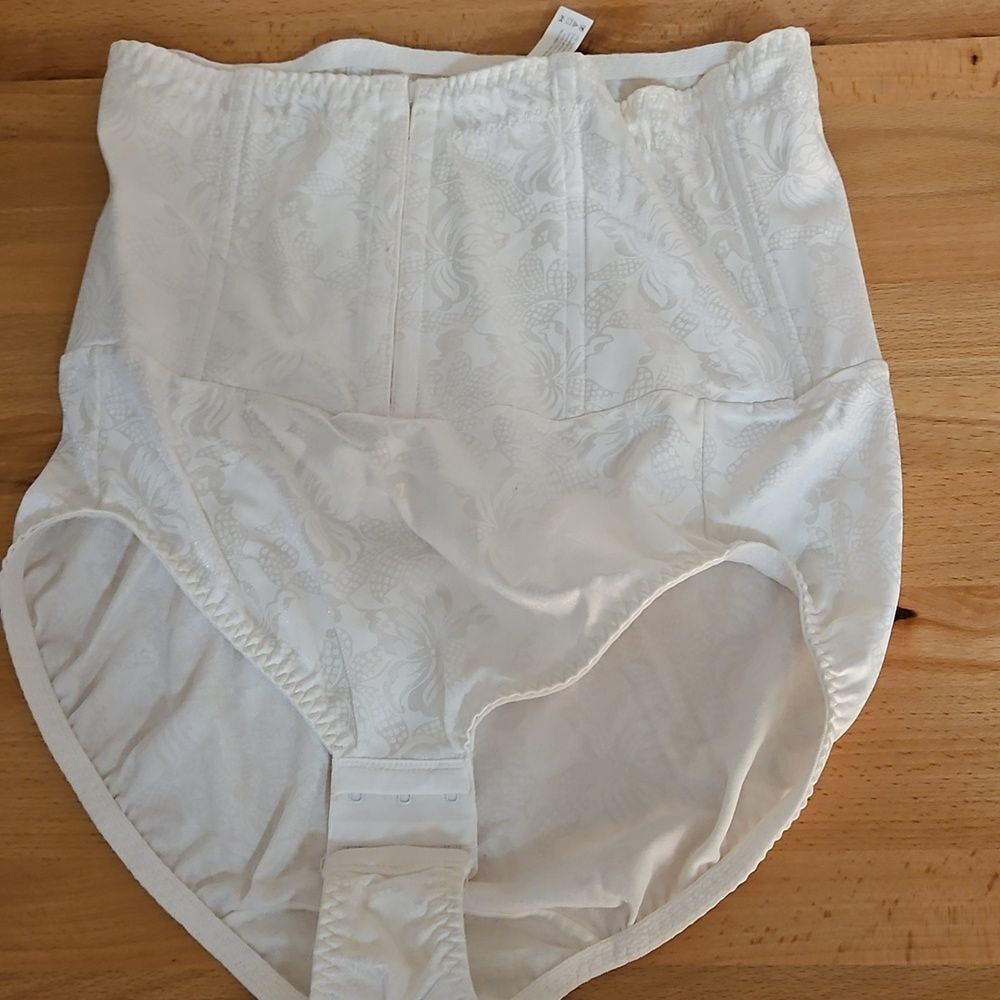 Flexees Ivory High-Waist Shaping Briefs with Jacquard Texture